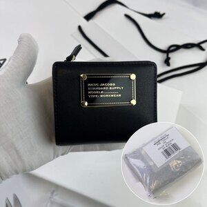 NWT Marc Jacobs Leather Mini Compact Wallet 4S5SMP005S01 Black